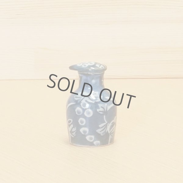 Photo1: Arita imari sd Porcelain Japanese soy sauce bottle sometukebudou  100ml (1)